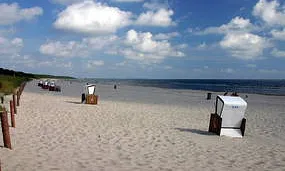 wunderbar breiter und feinsandiger Ostseestrand