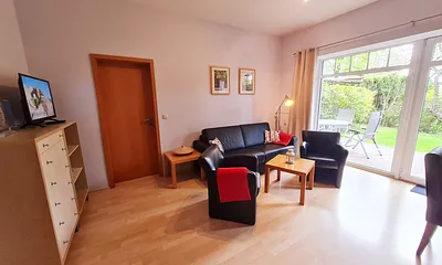 Einbauküche mit Essbereich