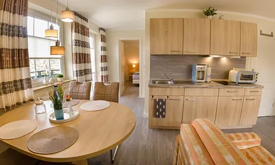 Blick auf die Küche und Essbereich