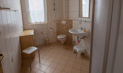 Bad mit Dusche u. WC