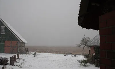 Blick vom Hof Richtung Bodden im Winter