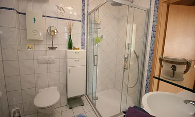 Bad 2 im OG  .....  mit anschließender Sauna