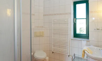 Badezimmer mit Dusche