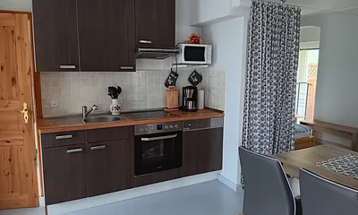 Küche mit angrenzendem Schlafbereich