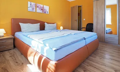 Grßes Schlafzimmer mit 200*180 Bett