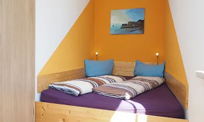 Kinderzimmer mit 200*160 Bett