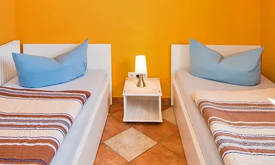 Kinderzimmer mit Einzelbetten 90x200