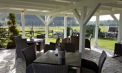 überdachter Grillplatz am Saunagebäude