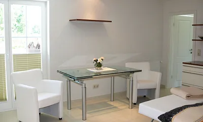 Sitz- und Esstgelegenheit