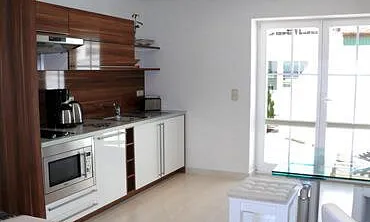 moderne Einbauküche, komplett ausgestattet