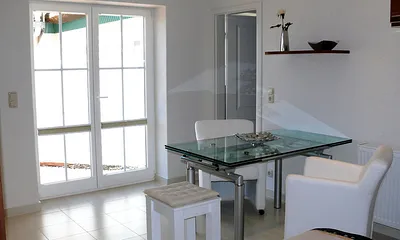 Eßgruppe im Wohn- und Eßzimmer