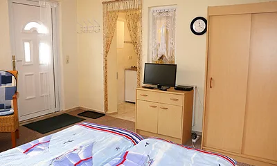 Sat-TV und Kleiderschrank