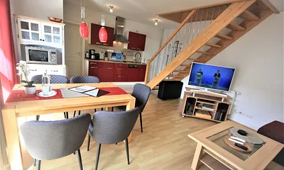 Wohnzimmer mit 43" Smart-TV