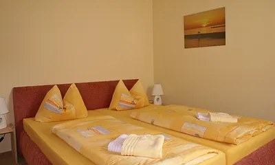 ruhiges Schlafzimmer in Richtung Garten