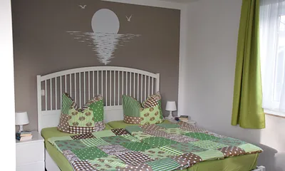  Schlafzimmer mit Doppelbett 180x200 cm