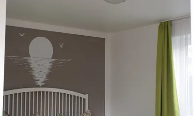 Schlafzimmer mit Bett 180 x 200 cm