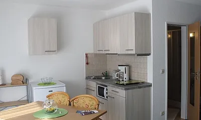 Essbereich 2-Raum mit neuer Küchenzeile