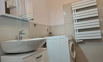 Bad mit Waschmaschine, Handtuchtrockner