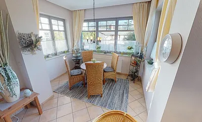 Wohnzimmer mit Essecke