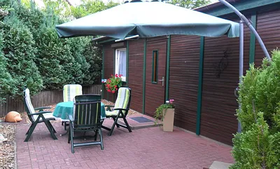 Außenansicht mit Terrasse