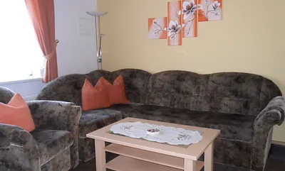 Wohnzimmer mit Sitzgarnitur