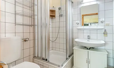 Bad mit DU/WC und Fön