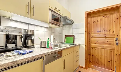 separate Küche inkl. Spülmaschine