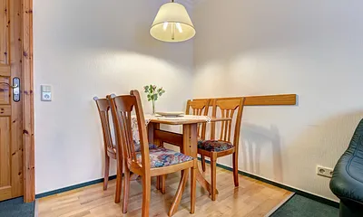 Wohnzimmer mit Essplatz