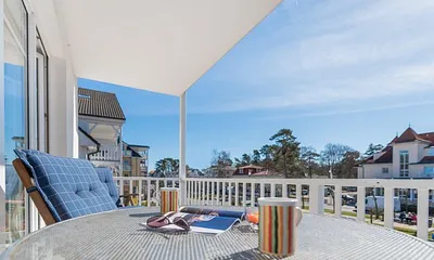 Blick vom Sonnenbalkon auf die Strandstrasse