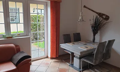 Essbereich,Tür zur Terrasse