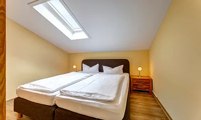 Schlafzimmer II mit Verdunklungsjalousie