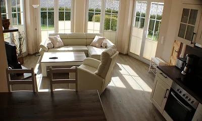 Wohnzimmer mit Küche