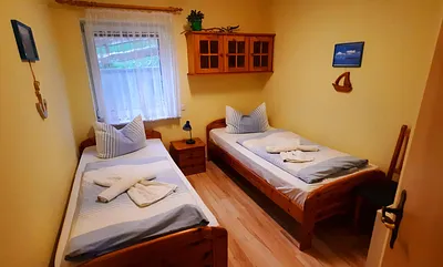 Schlafzimmer mit zwei große Einzelbetten