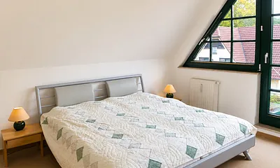 Großzügiges, komfortables Schlafzimmer 
