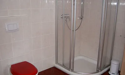  Bad mit Dusche/WC