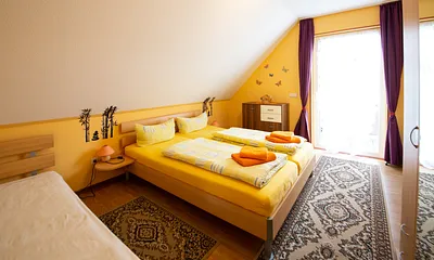 Schlafraum mit Balkon