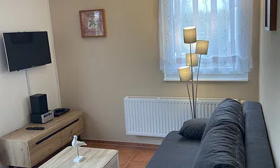 32-Zoll LCD-Fernseher, DVD-Player und HiFi-Mini-Anlage