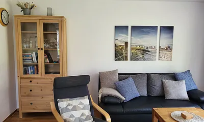 Wohbereich mit Blick auf das Sofa