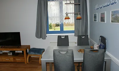 Wohnbereich mit Blick in die Essecke