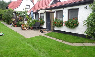 Ferienbungalow mit Grundstücksansicht