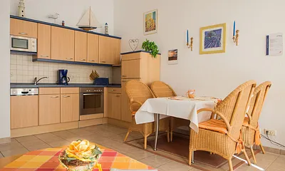 Küche mit Essbereich