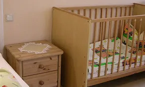 2. Schlafzimmer, 2 getrennte Betten und 1 Gitterbett