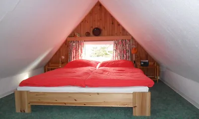 Schlafraum mit Doppelbett (und Einzelbett) 