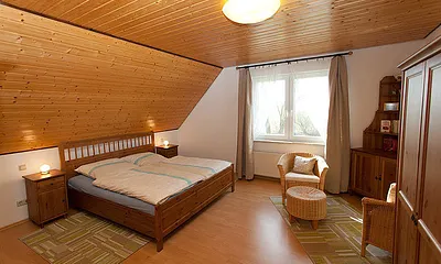 Schlafzimmer 1