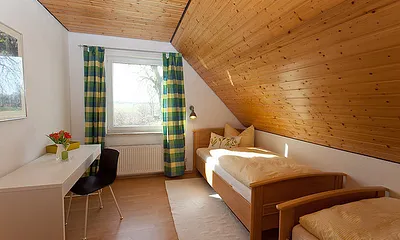 Schlafzimmer 2 ideal für Kinder zum schlafen, spielen, malen