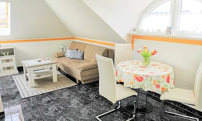 Wohnzimmer  - Sitzbereich +  Schlafcouch