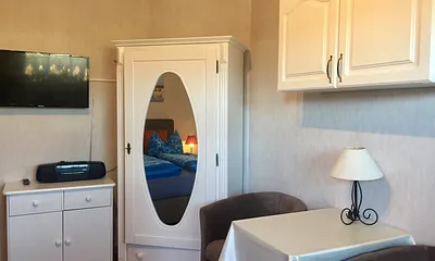 Wohnbereich mit Sitzmöglichkeit 