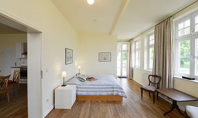 Schlafzimmer 1