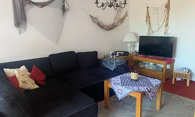 Gemütliche Sitzcouch, ausziehbar zum Schlafen für eine Größe von 2,00 x 2,00 m