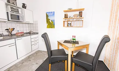 Fewo Schwalbennest: der Blick zur Küche.